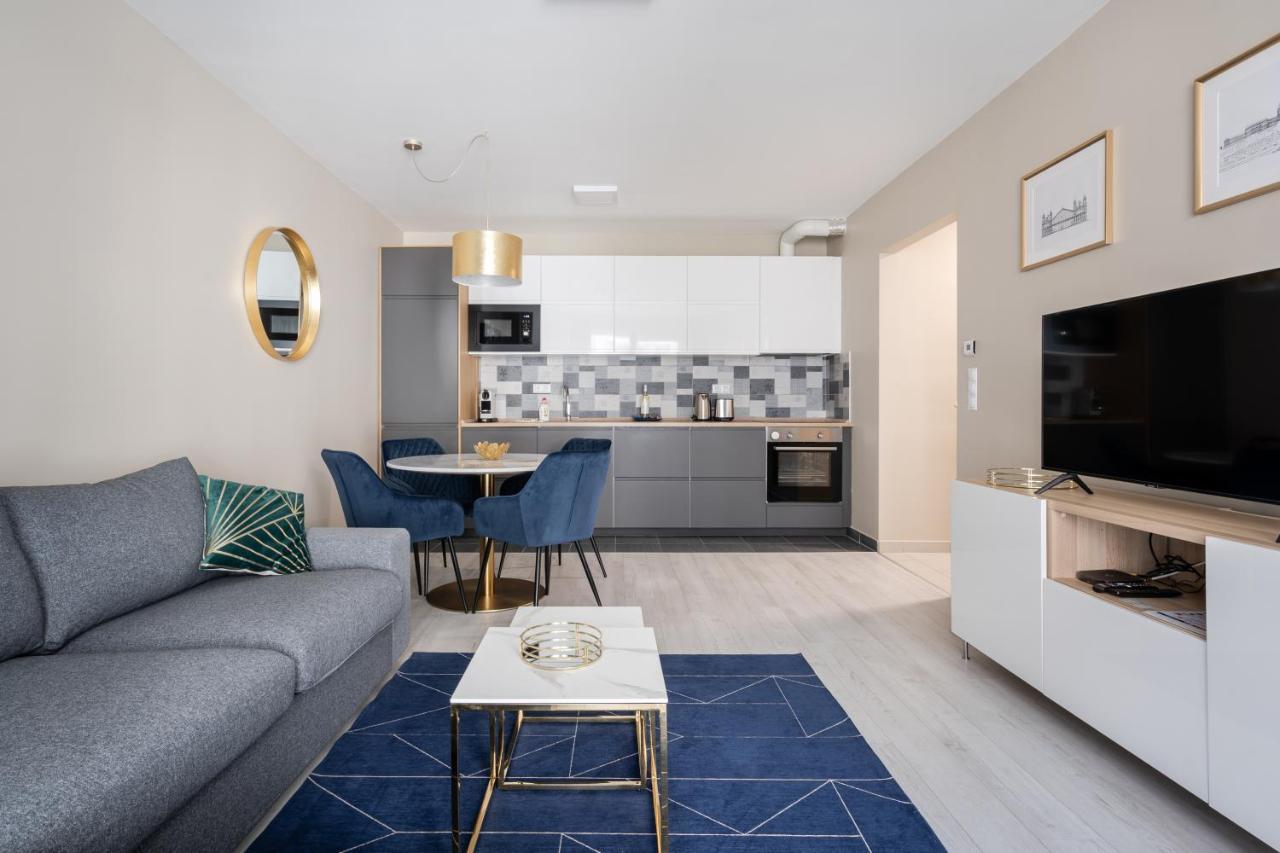 Navy Angel Apartment With Balcony Budapest Eksteriør bilde