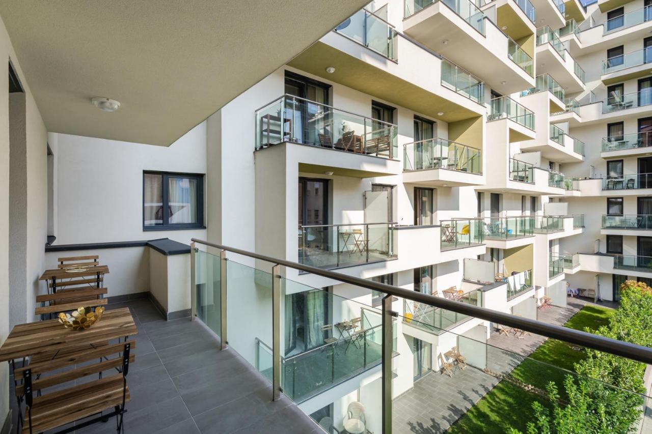 Navy Angel Apartment With Balcony Budapest Eksteriør bilde