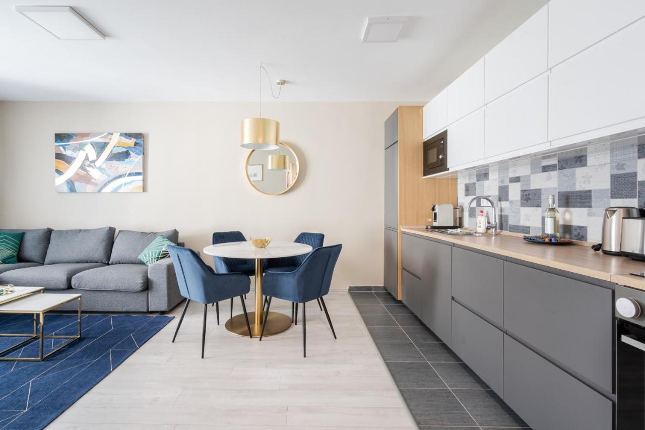 Navy Angel Apartment With Balcony Budapest Eksteriør bilde